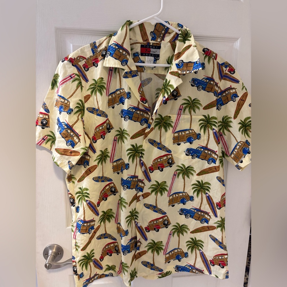 Vintage Y2K Tommy Hilfiger Hawaii Button‎ Down with Surf theme